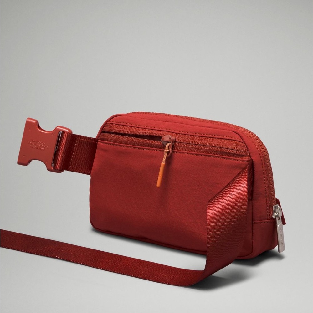 NWT Lululemon Everywhere Belt Bag 1L in Terra Orange - Picture 4 of 9